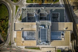 Budova Elektrických podniků v Praze-Holešovicích po rekonstrukci od studia TaK Architects