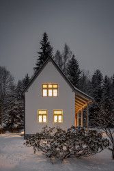 Chata v Jizerských horách od architektky Kateřiny Margoldové