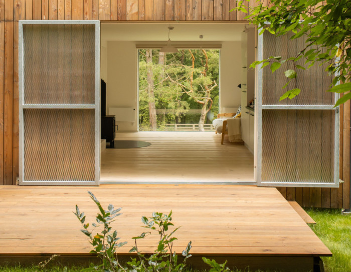 System Recovery Architects - Domek mezi lesy: Chata se nachází na Křivoklátsku