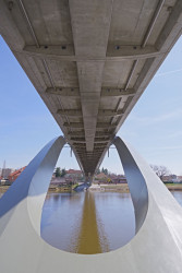 Detail betonové mostovky