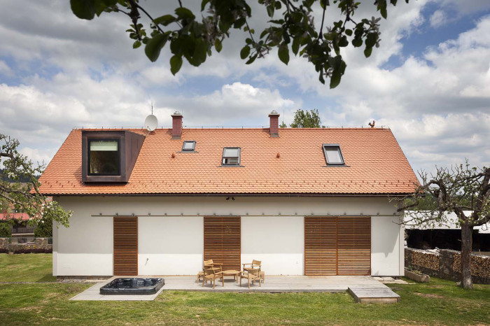 Rekonstrukce chalupy u Blaníku, OK Plan Architects