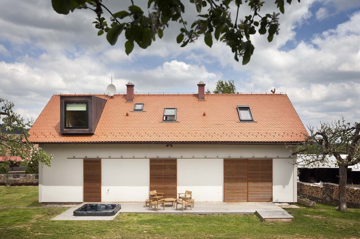 Rekonstrukce chalupy u Blaníku, OK Plan Architects