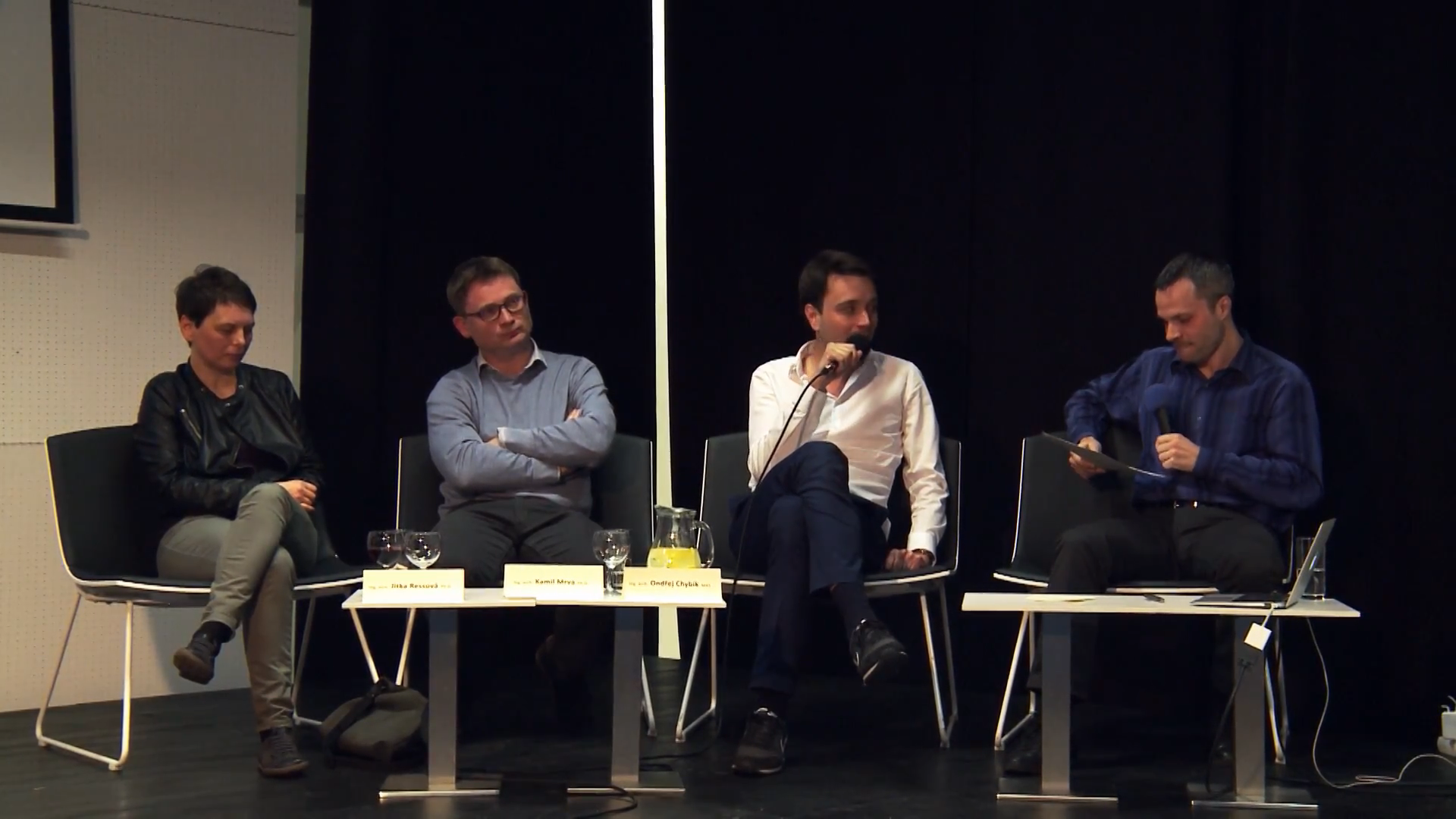 Diskuze Architekti CZ ve Zlíně, zleva Jitka Ressová, Kamil Mrva, Ondřej Chybík a moderátor Jaroslav Sládeček.