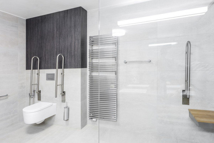 Koupelna pro handbikera, Léblová, Foto