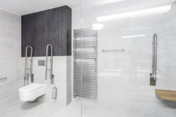 Koupelna pro handbikera, Léblová, Foto