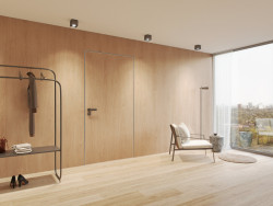 Jediné bezfalcové bezpečnostní dveře ve skryté zárubni vyráběné v ČR – NEXT SD104