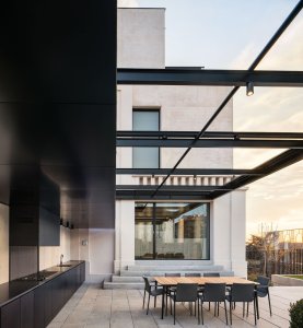 White Concrete Old House, I/O architects
