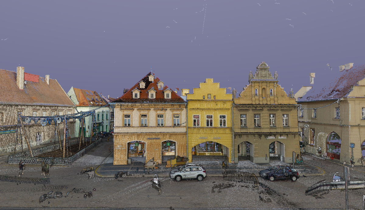 Žatec, Náměstí Svobody s nejmenší chmelničkou na světě