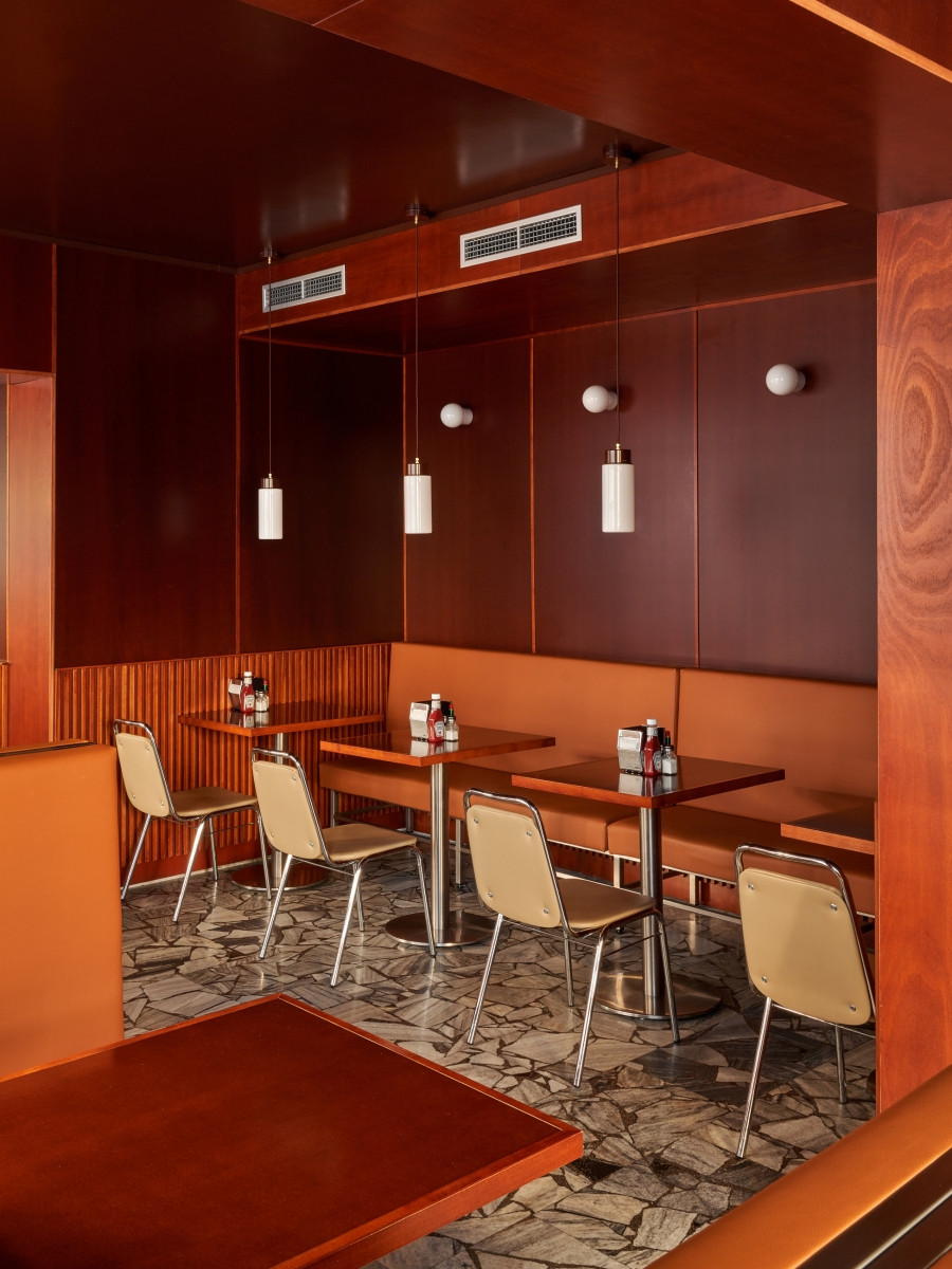 Na Letné si získal oblibu nový podnik zvaný Sandwich Rodeo. (0,5 studio, Sandwich Rodeo)