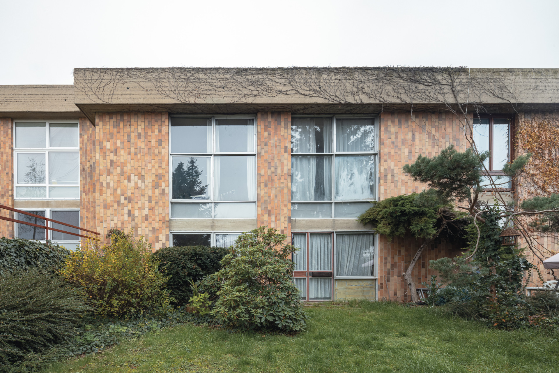 „Ateliér, prosvětlený a s krásným výhledem představoval jádro každého domu,“ píše se v knize. Byl to nejlepší prostor s vysokým stropem a výhledem do zahrady.