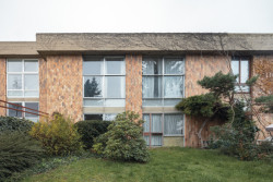 „Ateliér, prosvětlený a s krásným výhledem představoval jádro každého domu,“ píše se v knize. Byl to nejlepší prostor s vysokým stropem a výhledem do zahrady.