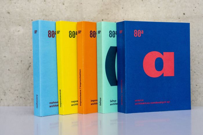 Petr Vorlík a Robert Guzík představují svou novou knihu Ambice uzavírající projekt Architektura osmdesátých let