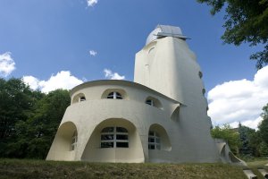 Einsteinova věž, Erich Mendelsohn,
