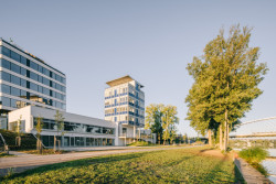 Panelárna Prefa v pražských Holešovicích byla jedním z nejdůležitějších podniků na výrobu panelů v Československu. (Ateliér v panelárně od A8000)