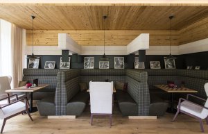 ADMONTER – dřevěné podlahy pro hotely, restaurace a kanceláře - foto