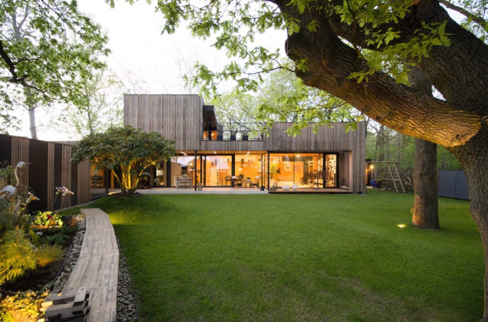 Rodinný dům při lese v Bratislavě-Rusovce, Molnár - Peráček