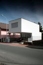 under construction architects, rodinný dům v Kyjích, foto