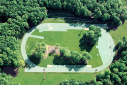 RCR Arquitectes, běžecká trať Tossols-Basil, 2000, Olot, Girona, Španělsko, foto
