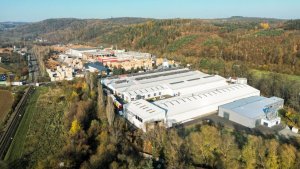 NOVATOP rozšířil výrobní portfolio o standardní CLT pro vícepodlažní dřevostavby