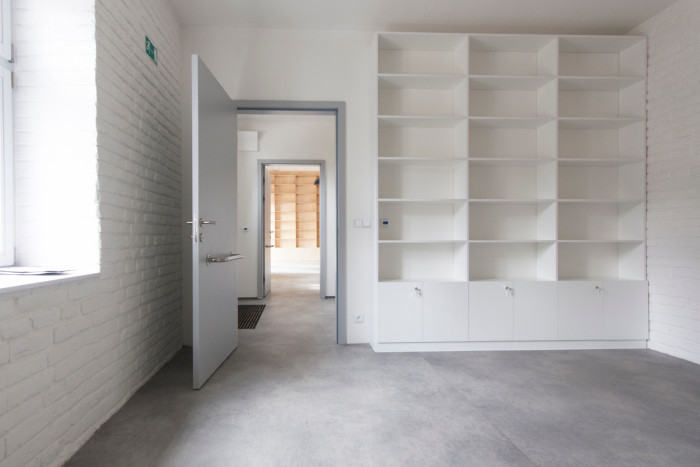 Obecní knihovna ve Statenicích, majo architekti / Jan Jaroš, Martin Poláček.