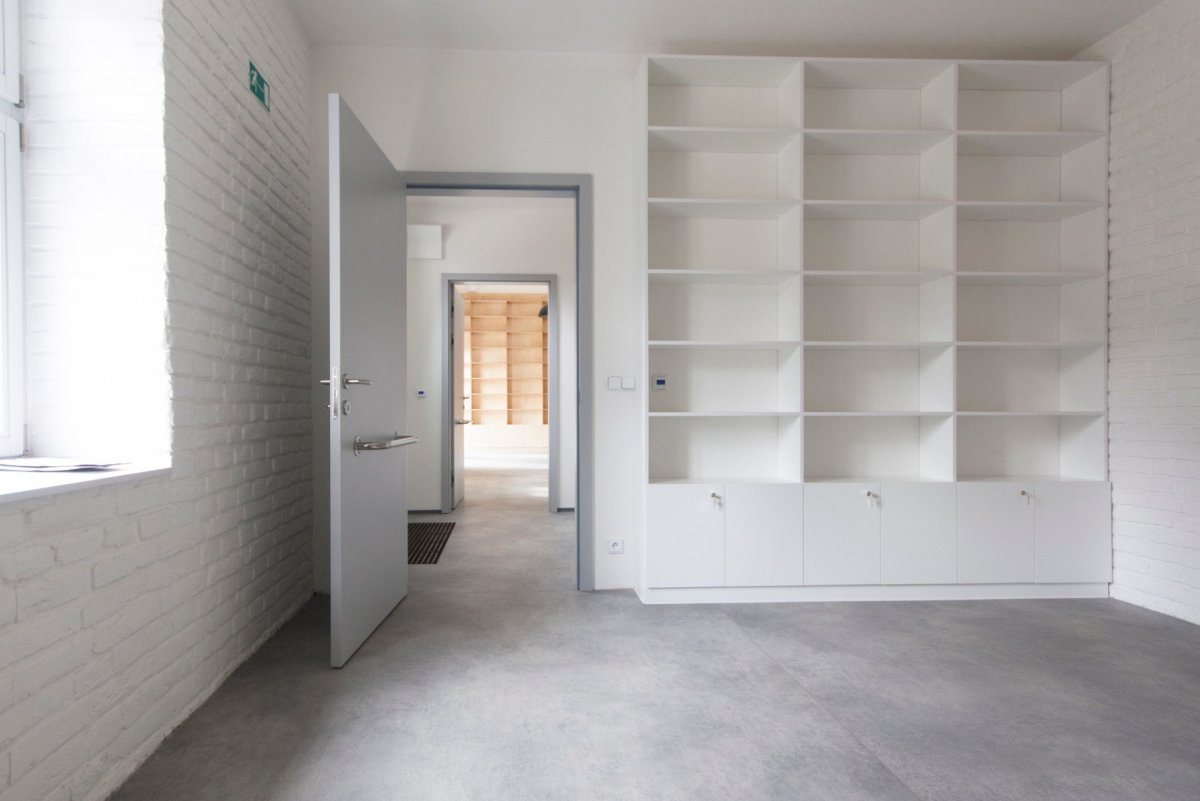 Obecní knihovna ve Statenicích, majo architekti / Jan Jaroš, Martin Poláček.