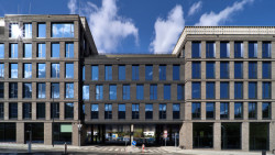 Budova Metalica na Nové Waltrovce je první budovou u nás, na níž byl použit moderní fasádní systém Bricknology.