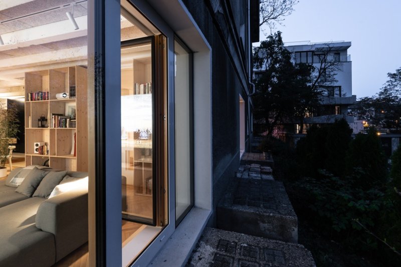 Rekonstrukce přízemního bytu, What architects