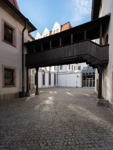 Nádvoří Betlémské kaple a Galerie Jaroslava Fragnera hledá novou koncepci a nastavení pravidel pro hladké fungování všech aktivit v areálu.