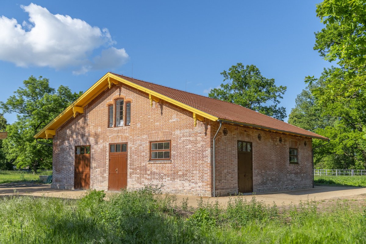 Rekonstrukce padoku v Národním hřebčíně v Kladrubech nad Labem od studia Masák & Partner
