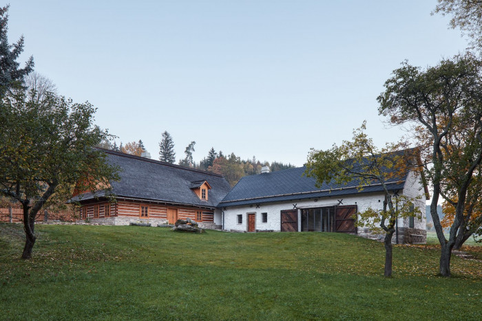 Lenka Míková, rekonstrukce usedlosti v Jižních Čechách