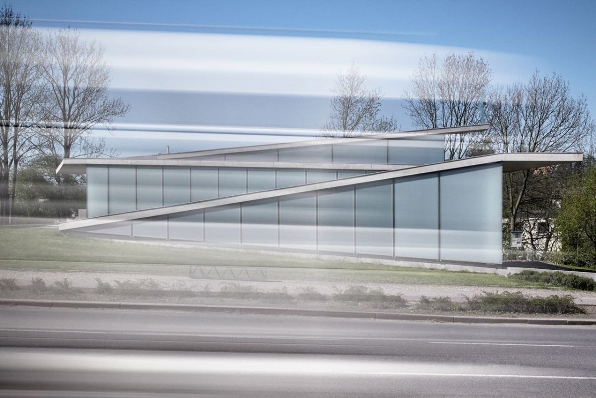 mmcité, CONSTRUQTA, lavička / Fránek Architects, Modlitebna Církve bratrské, Litomyšl – foto