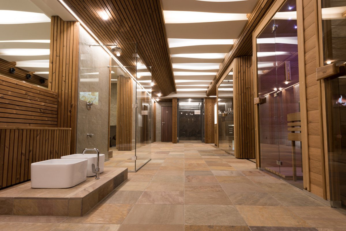 Wellness centrum (Rekonstrukci a přístavbu stávajícího hotelu dle návrhu Ing. Petra Stibory realizovala E B stavební společnost.)