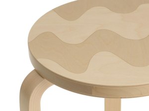 Stool 60 s intarzií podle designérů z Marimekka