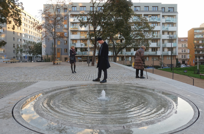Revitalizace Komenského náměstí v Praze na Žižkově, MCA atelier/ Pavla Melková, Miroslav Cikán