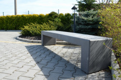 Betonová lavička z úspešné řady LA.  Ilustrační foto.