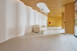 Pohled do interiéru budovy (Rezidence U Milosrdných na Starém Městě od Fránek Architects)