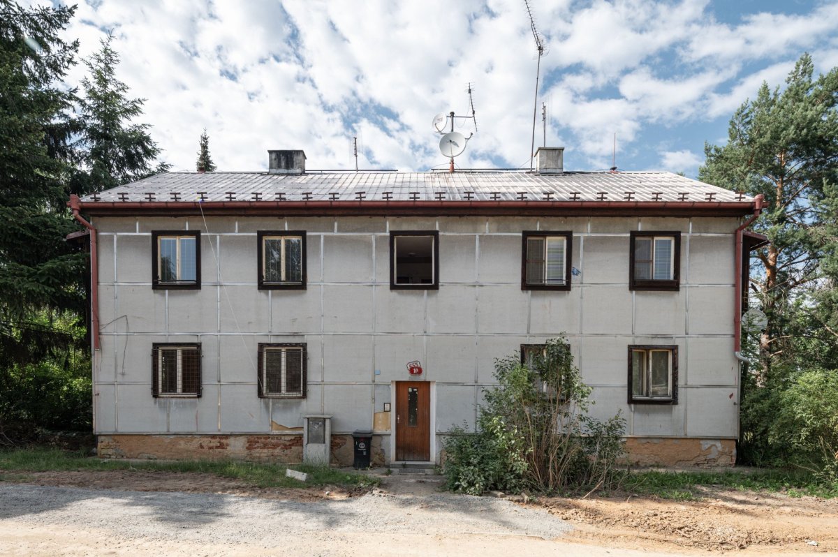Městské bytové domy v Plzni, Projectstudio8: Původní poválečné bytové domy
