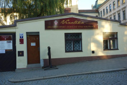 Původní objekt (Vstupní objekt do zámeckých sklepů s trafostanicí v Kroměříži od Atelier Štěpán)