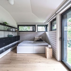 Architektka Tereza Čudová Ajmová zrekonstruovala dřevostavbu na Nymbursku.
