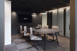 V České republice se dá na Pavilion O zajít podívat do showroomu Konsepti v pražských Holešovicích.