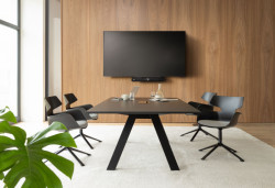 Židle, která obejme - bloum od Wisner-Hager