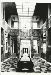 Interiér budovy bývalé městské spořitelny, Otakar Novotný.