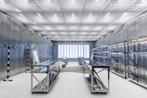 Multifunkční prodejna Off-White od Virgila Abloha a studia AMO