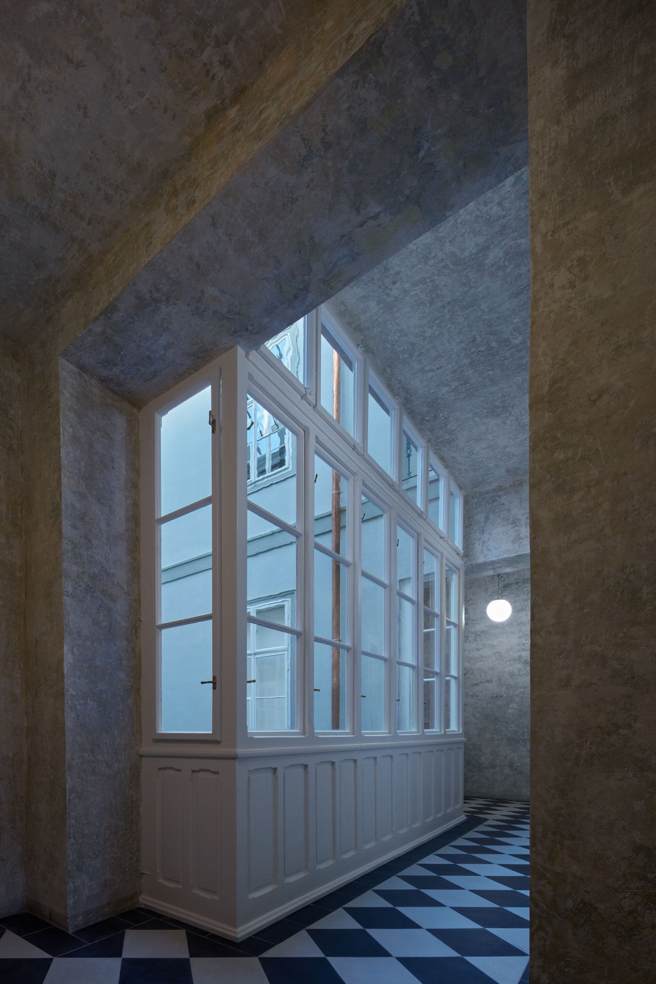 Rekonstrukci činžovního domu v Havelské ulici, QARTA Architektura: V domě se dochovalo množství původních prvků, ty při rekonstrukci prošly restaurováním