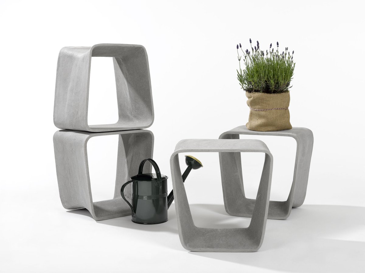 Vláknocement je materiál, který se hodí na fasády i střechy, dále také na podhledy, stěny, na šachty, balkony a třeba i v saunách. Dá se navíc recyklovat a architekti ho využívají čím dál tím častěji.