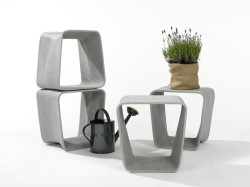 Vláknocement je materiál, který se hodí na fasády i střechy, dále také na podhledy, stěny, na šachty, balkony a třeba i v saunách. Dá se navíc recyklovat a architekti ho využívají čím dál tím častěji.