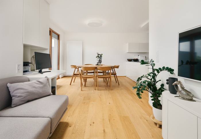 Ta nejdůležitější změna se ovšem odehrála v obývacím pokoji a v jižní části bytu. 