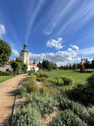 Jezuitská kolej, Giovanni Domenico Orsi, 1666–1750: Nedávné rekonstrukce se dočkaly i zahrady. Pobyt v nich zpestří umění nebo vodopád