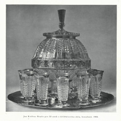 Jan Kotěra, set na bowli, 1903, patrně vystavený v sále Uměleckoprůmyslové školy v rakouském pavilonu na světové výstavě v St. Louis, 1904 (dobový tisk, Styl, 1927‒1928, roč. XIII, s. 312)