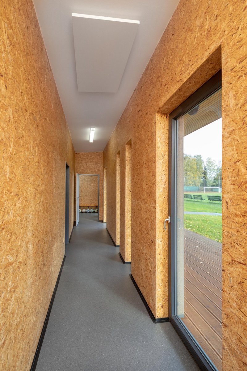 Zázemí fotbalistů TJ Vlčovice od Kamil Mrva Architects